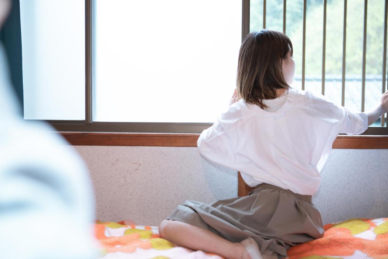 四国旅行のhub拠点 古民家ゲストハウス Heso Camp Miyoshi  Exteriör bild
