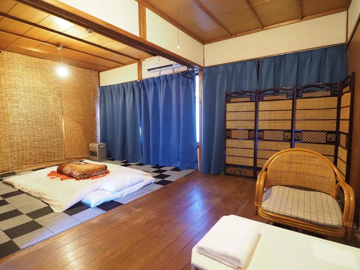 四国旅行のhub拠点 古民家ゲストハウス Heso Camp Miyoshi  Exteriör bild