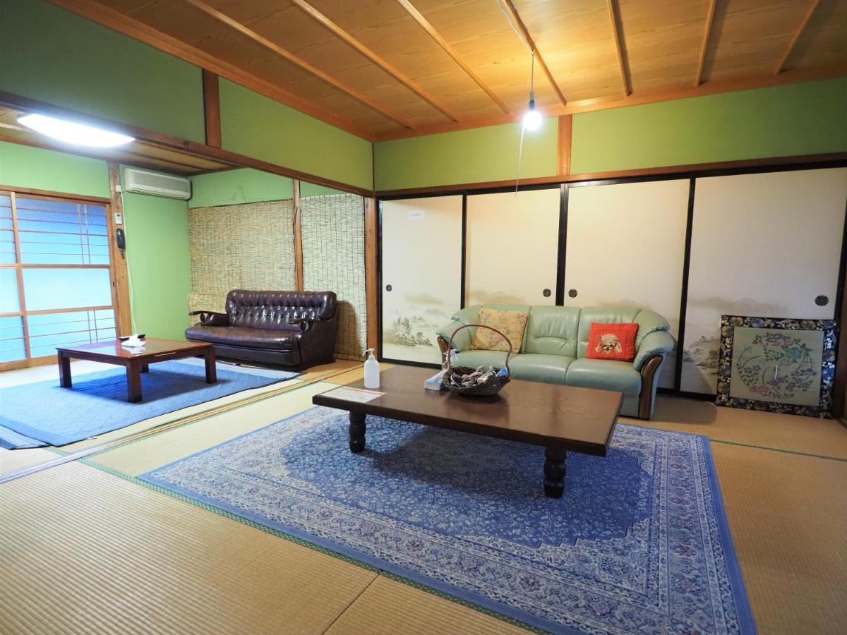四国旅行のhub拠点 古民家ゲストハウス Heso Camp Miyoshi  Exteriör bild