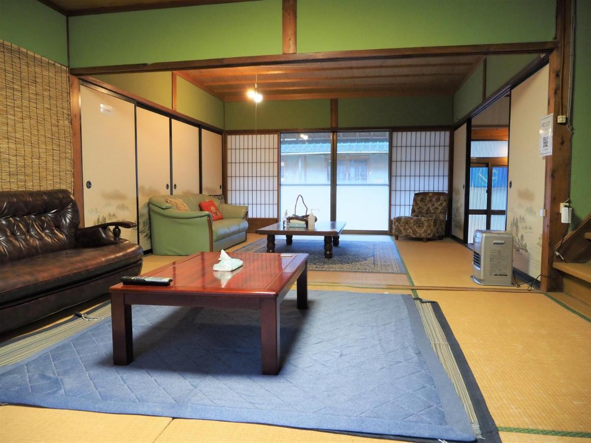 四国旅行のhub拠点 古民家ゲストハウス Heso Camp Miyoshi  Exteriör bild