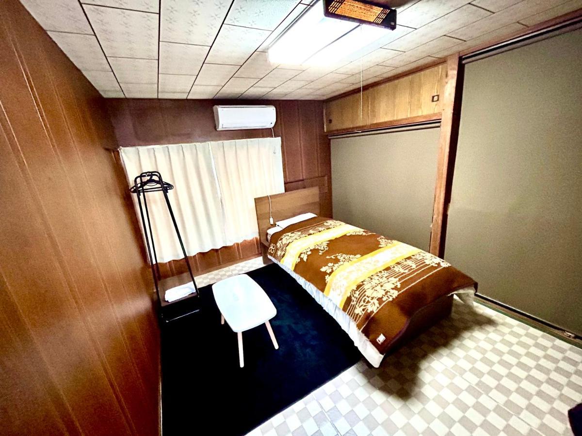 四国旅行のhub拠点 古民家ゲストハウス Heso Camp Miyoshi  Exteriör bild
