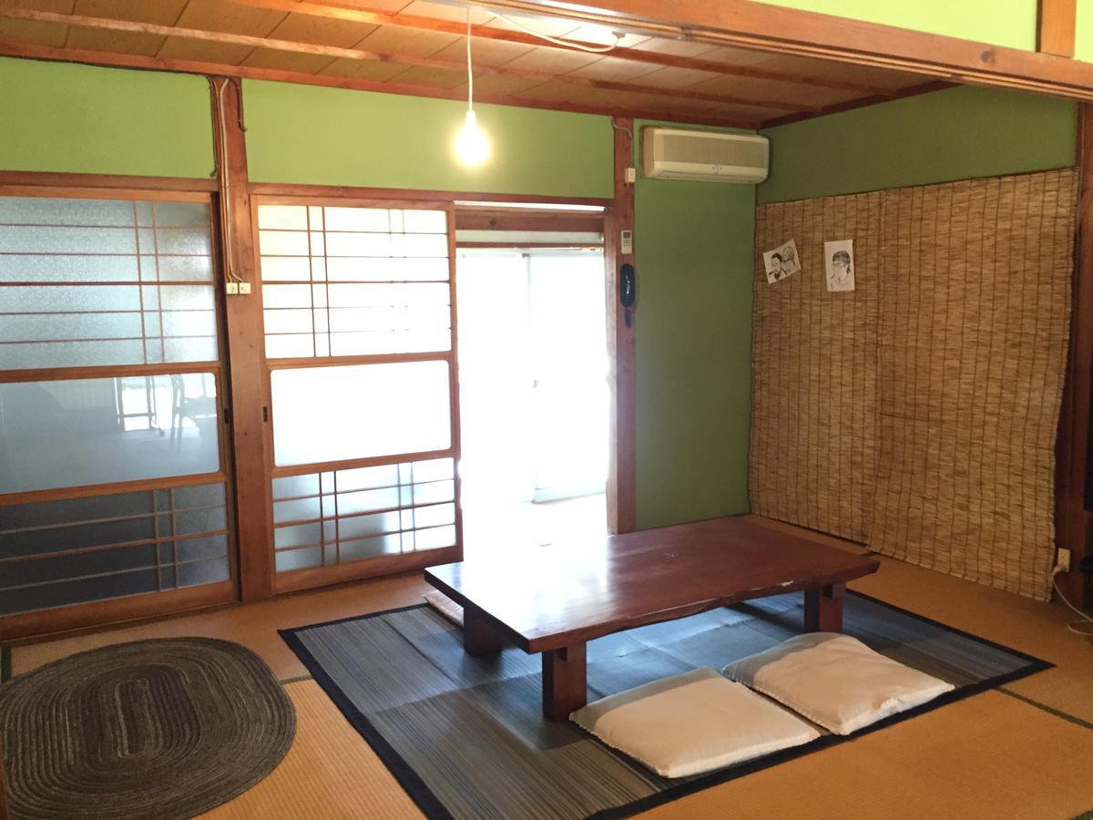四国旅行のhub拠点 古民家ゲストハウス Heso Camp Miyoshi  Exteriör bild
