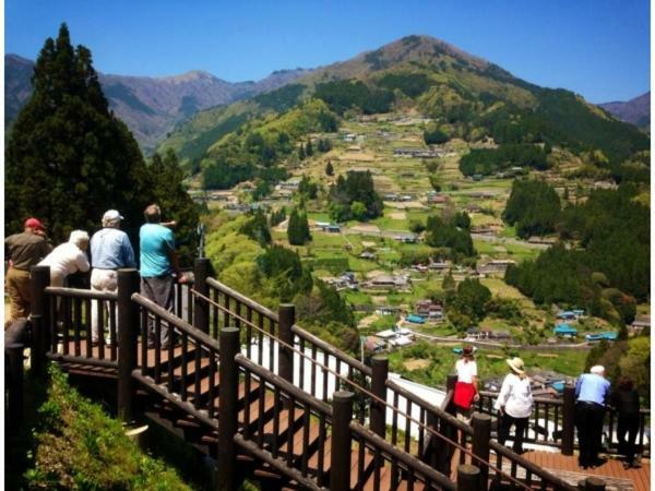 四国旅行のhub拠点 古民家ゲストハウス Heso Camp Miyoshi  Exteriör bild