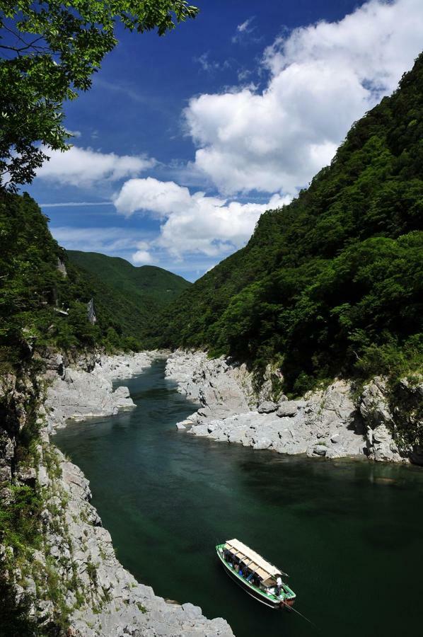 四国旅行のhub拠点 古民家ゲストハウス Heso Camp Miyoshi  Exteriör bild
