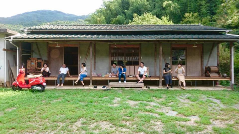 四国旅行のhub拠点 古民家ゲストハウス Heso Camp Miyoshi  Exteriör bild