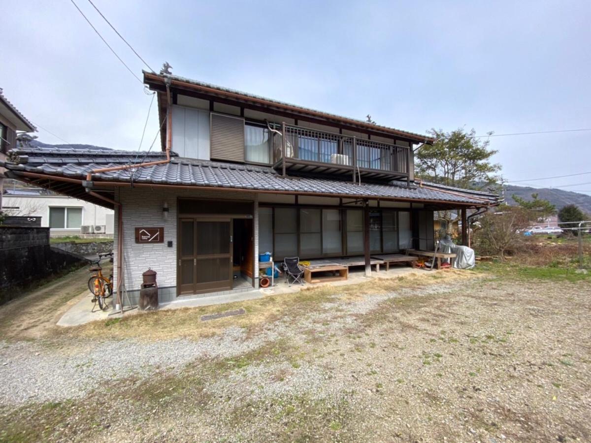 四国旅行のhub拠点 古民家ゲストハウス Heso Camp Miyoshi  Exteriör bild